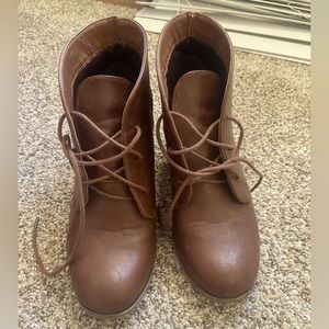 Brown bootie- gently worn!